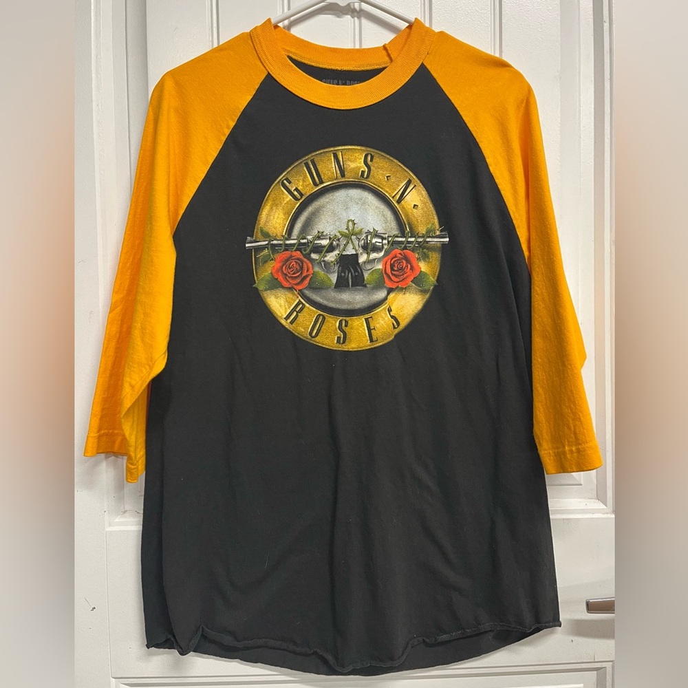 Men’s black and yellow 3/4 sleeve Guns N’ Roses concert shirt . Size Large
